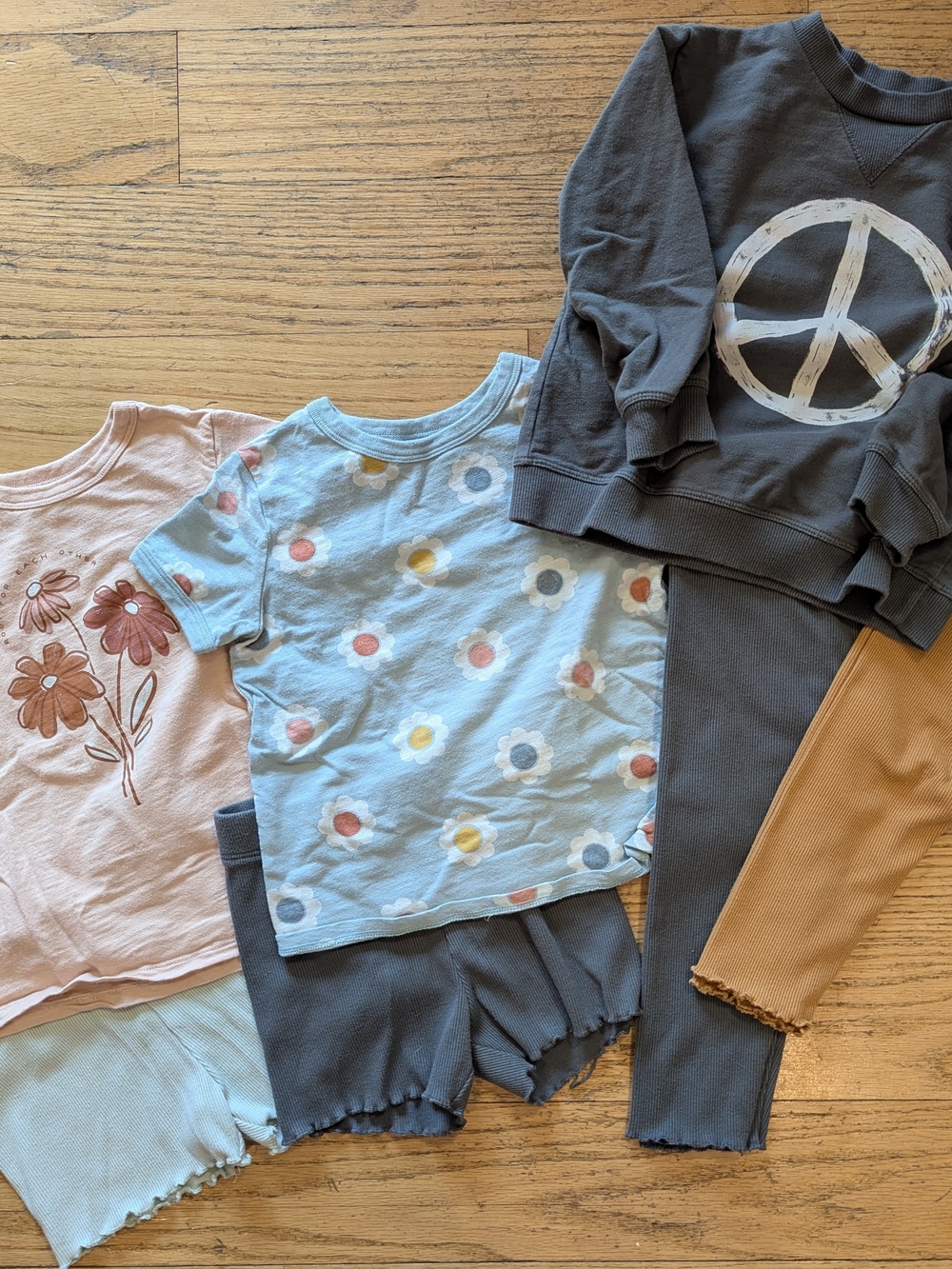 Girls Casual Mix: Floral & Peace Sign Tops with Shorts and Leggings